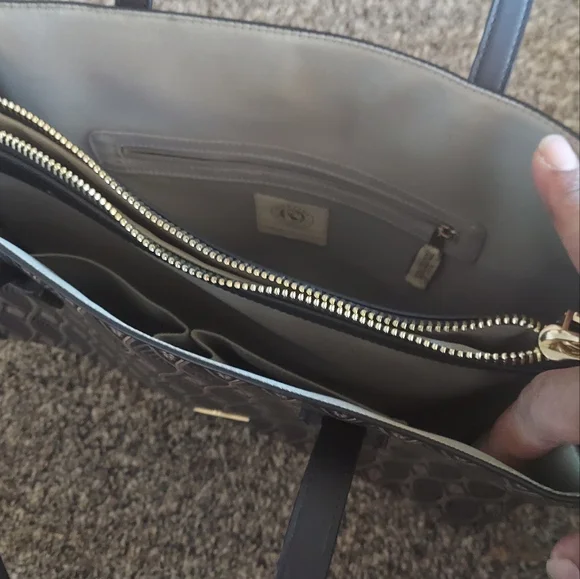 Handbag - Picture 7 of 7